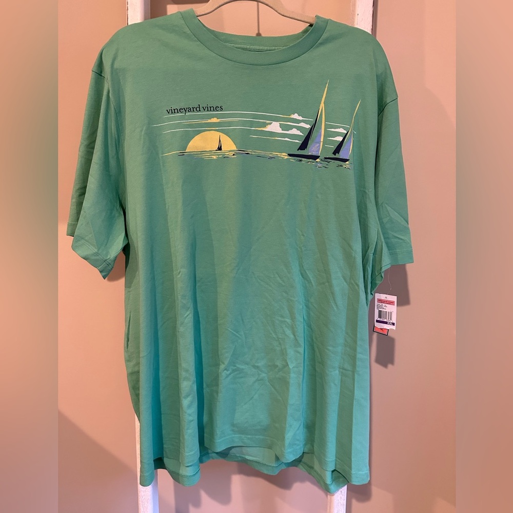 Men’s VINEYARD VINES XXL Graphic SS tee. Racing sails in Grenada green.NWT